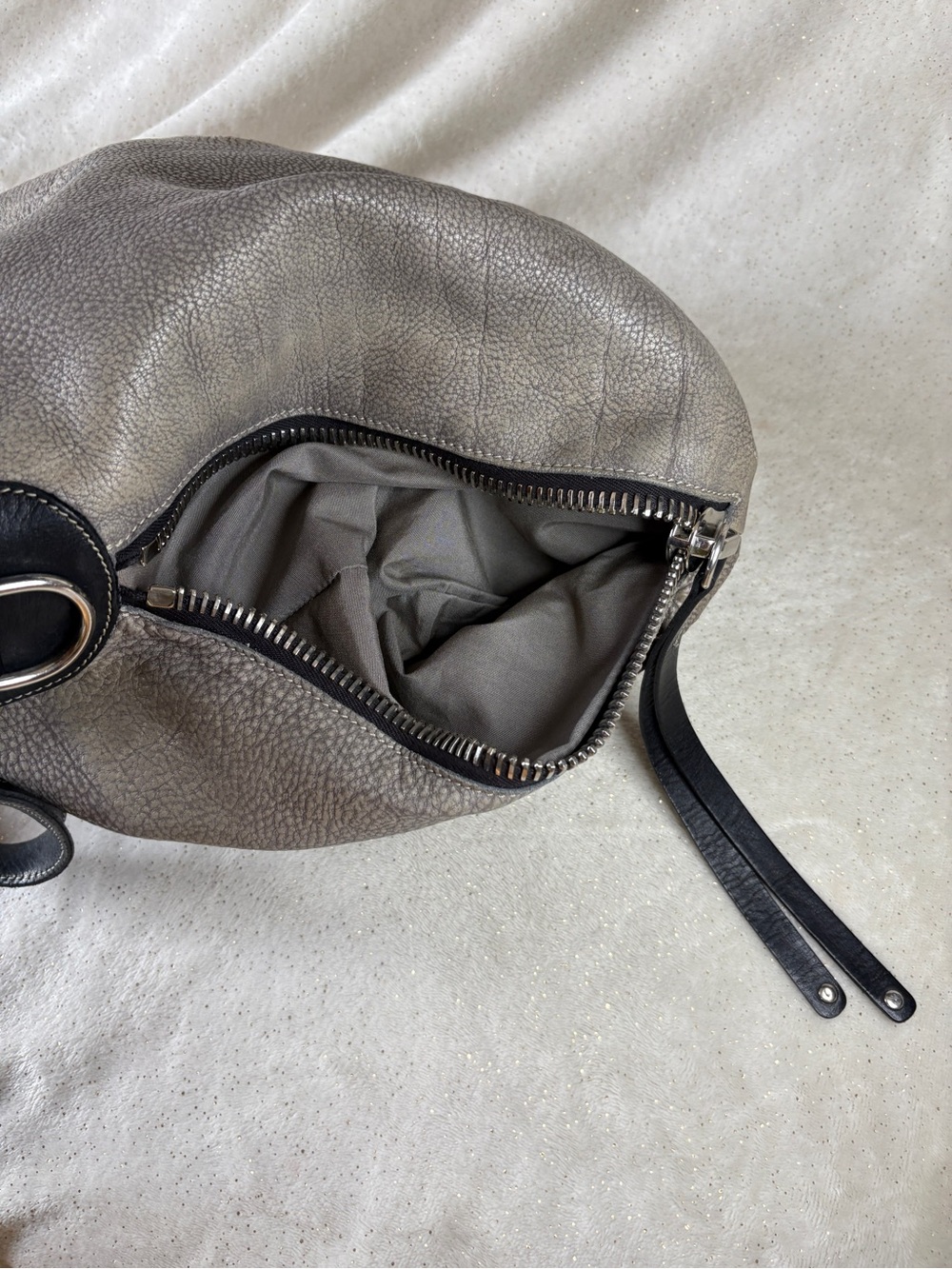 Roots Canada Genuine Leather Grey & Black Hobo Shoulder Bag Purse - Picture 6 of 12
